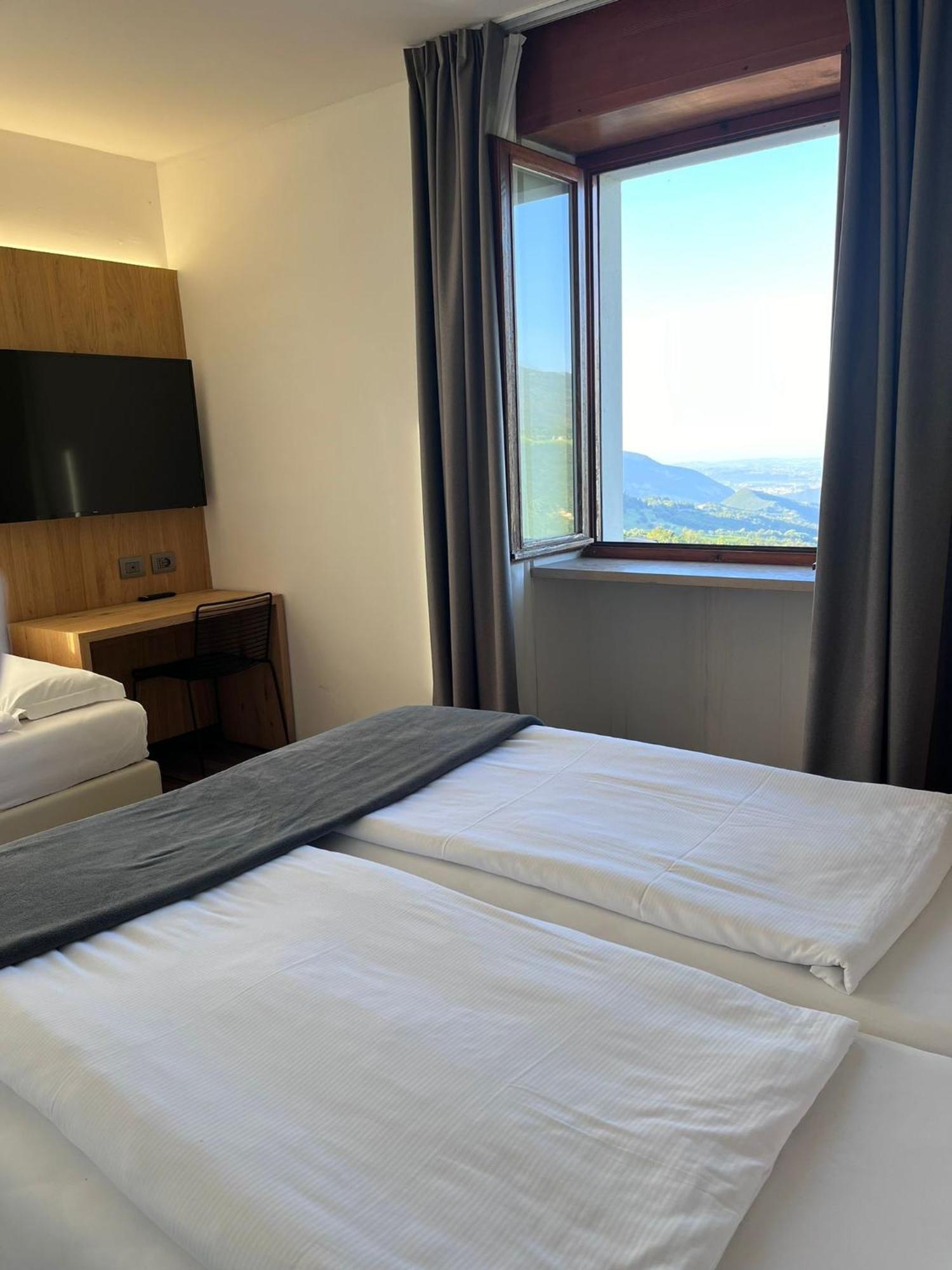 Hotel Belvedere Spiazzi Di Caprino Εξωτερικό φωτογραφία
