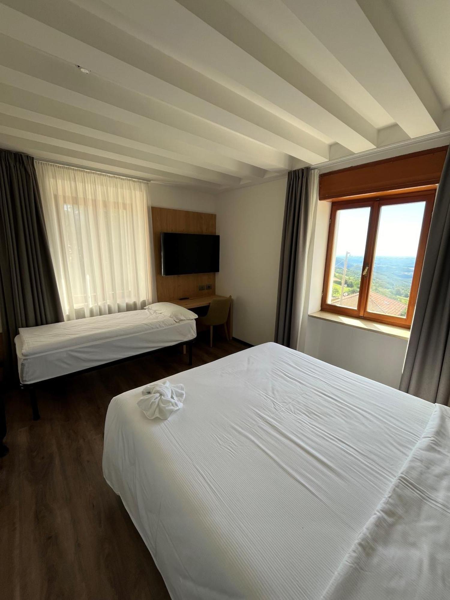 Hotel Belvedere Spiazzi Di Caprino Εξωτερικό φωτογραφία